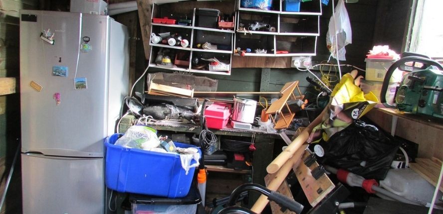 ekatharisi-spition-sto-monaxo-Kasman