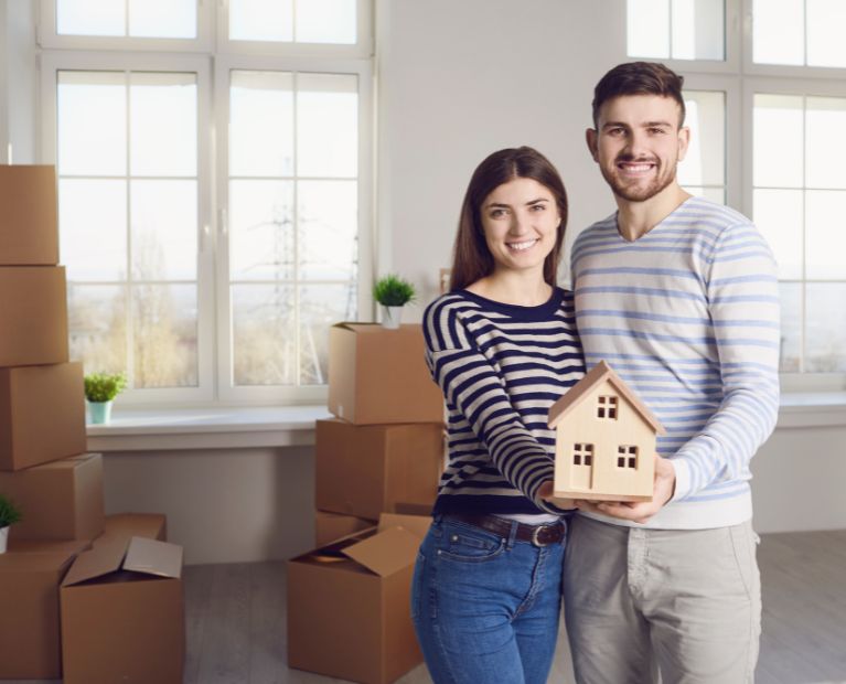 metaforiki-elliniki-etaireia-metakomiseon-sto-monaxo